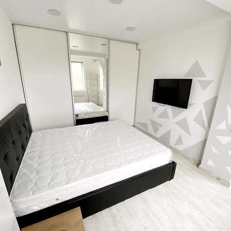 Fantastic Central Apartment Chisinau Exterior photo